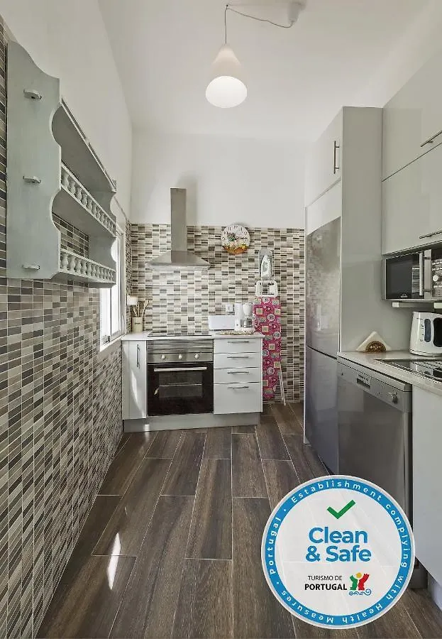 Downtown Albufeira Beach Apartment